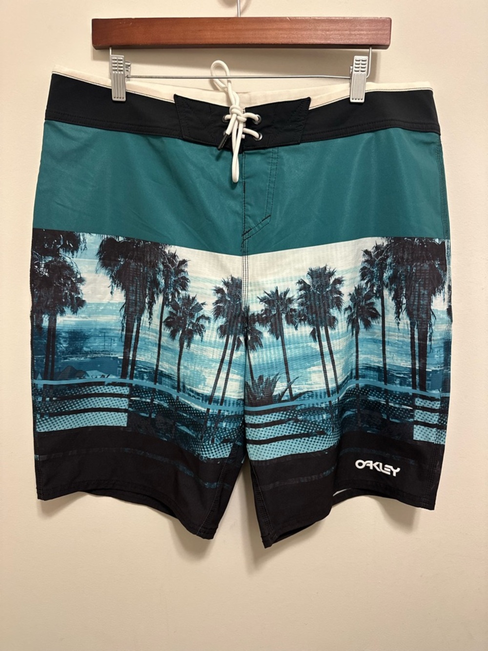 Oakley Board Shorts 10” Men 36 Blue Palm Trees Colorblock Swim Hybrid Trunks